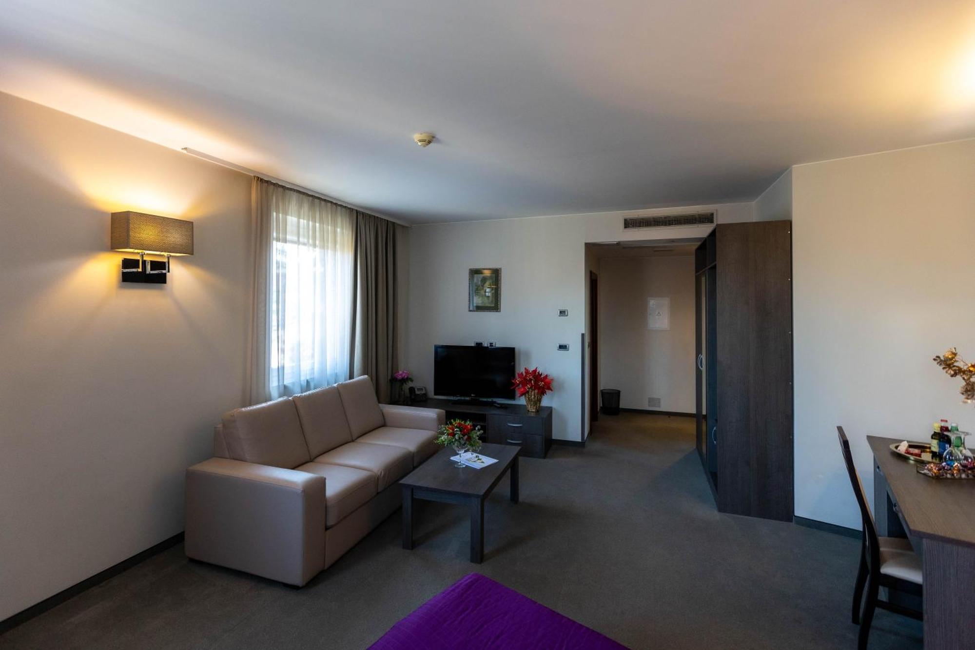 Art Hotel Slavonski Brod Exterior photo