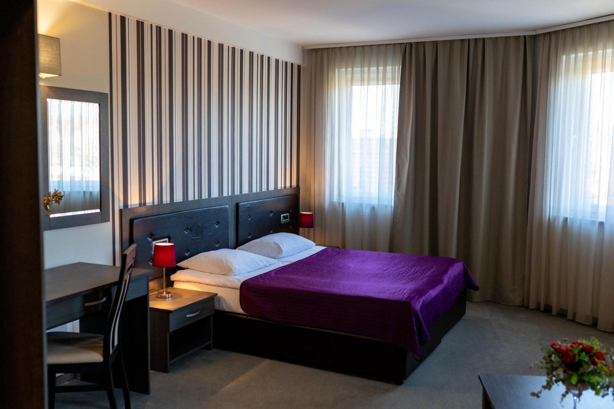 Art Hotel Slavonski Brod Exterior photo