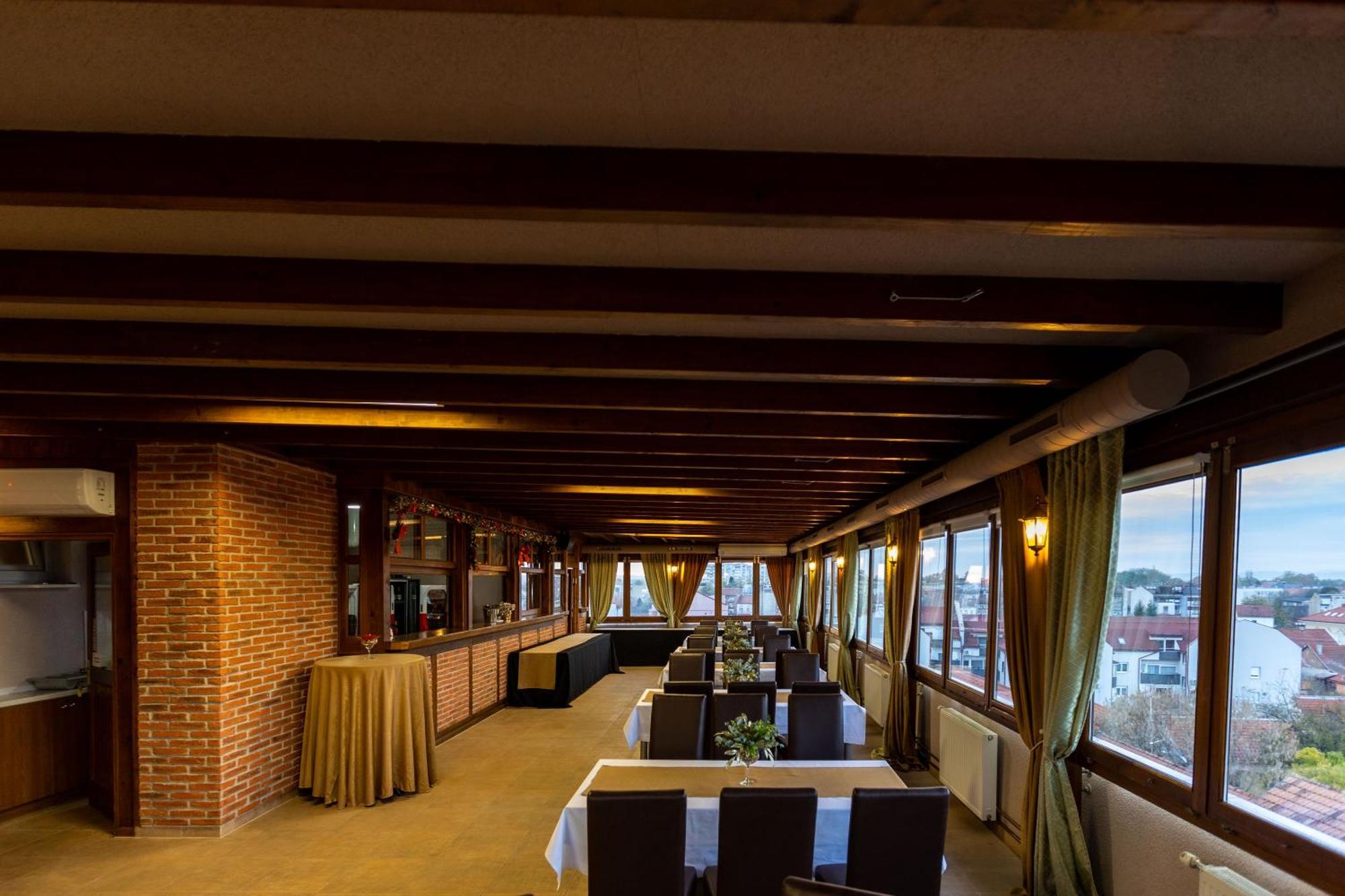 Art Hotel Slavonski Brod Exterior photo